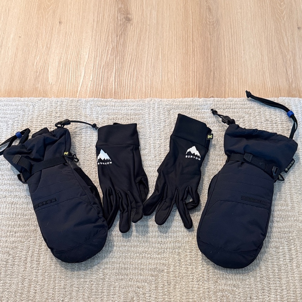 Burton Black Snow Mittens with Black Liner Gloves Gortex